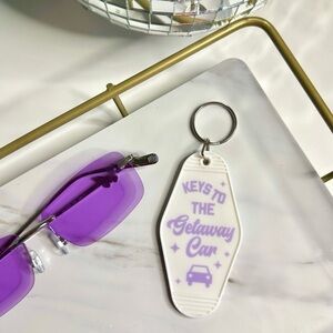Taylor Swift Themed Motel Keychain That Says “Keys To The Getaway Car” NEW